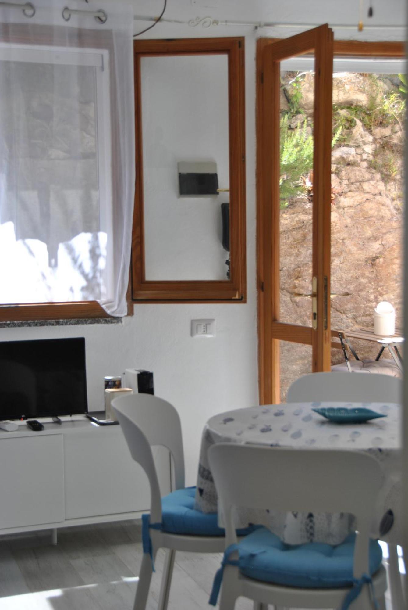 Casa Vacanze Casti - 41 Calasetta Exterior foto